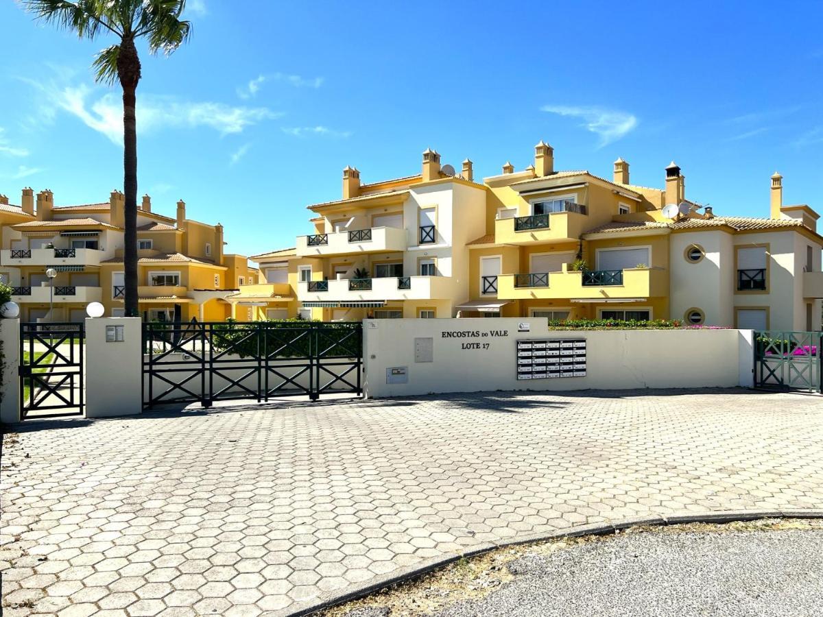 Albufeira Valley 2 With Pool By Homing Buitenkant foto